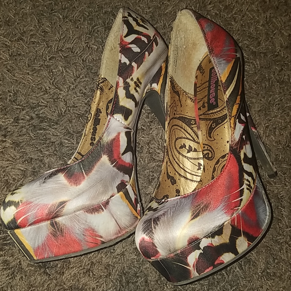 Shoes - Picture 3 of 3